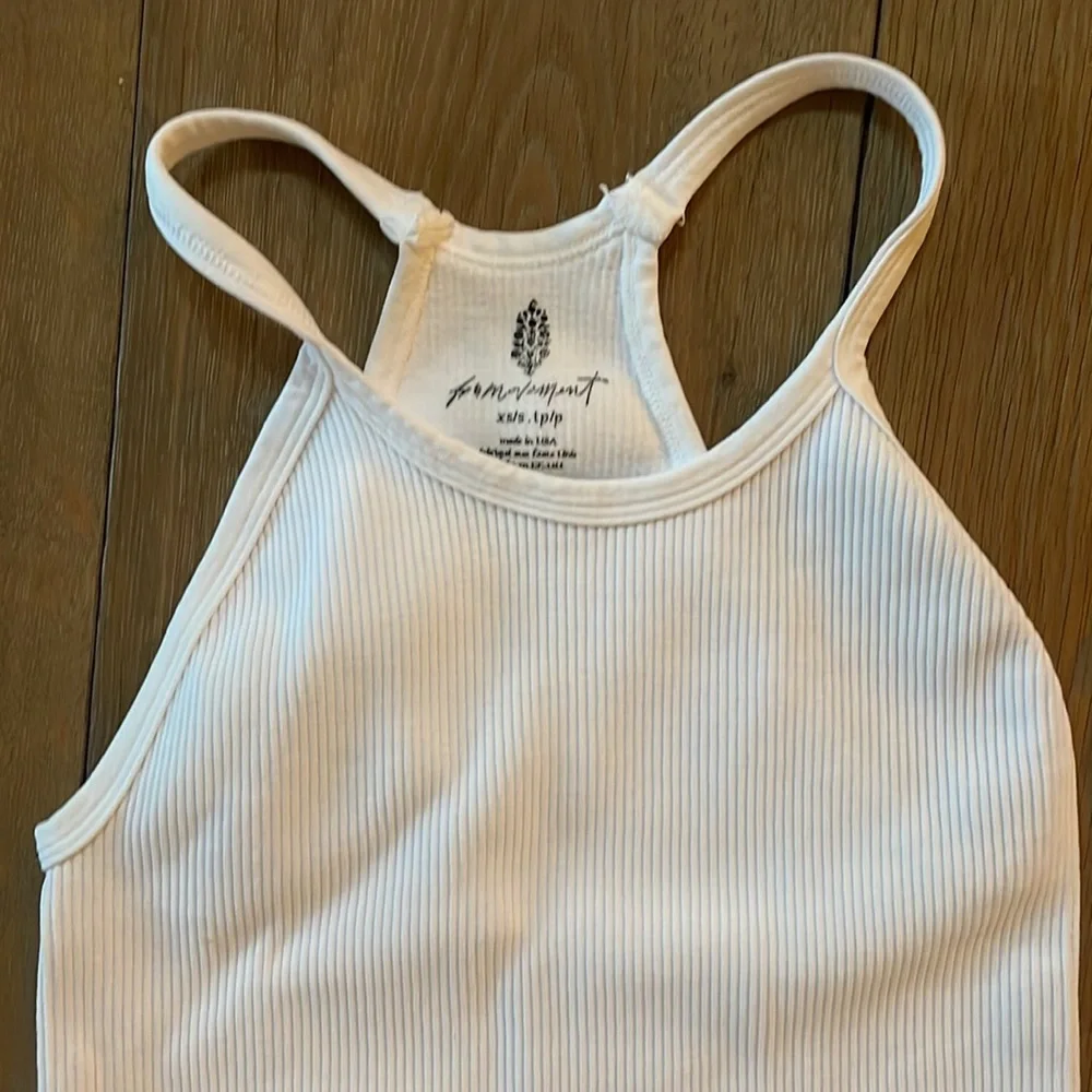 NWOT Free People Happiness Runs Crop- Set of 2 - Picture 3 of 13